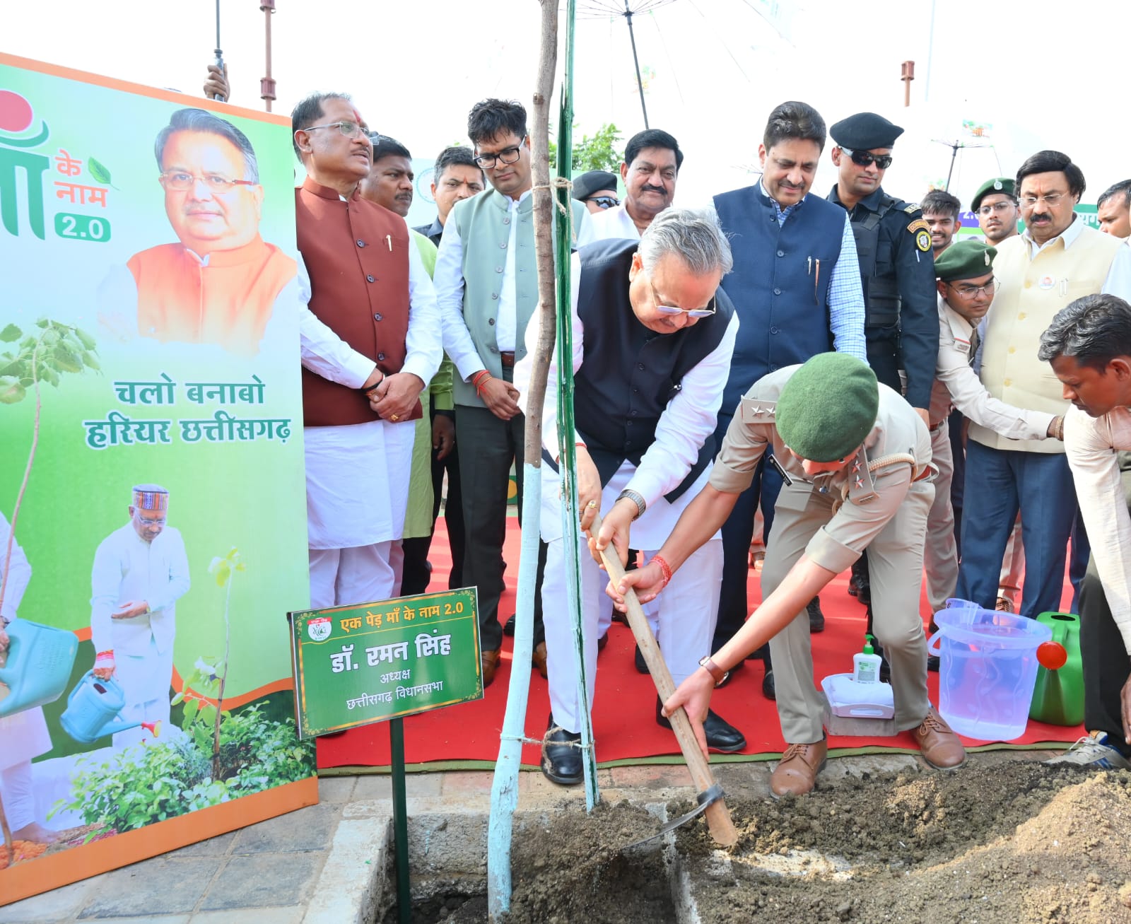 Photo of “एक पेड़ माँ के नाम” अभियान के अंतर्गत नवीन विधानसभा परिसर में वृक्षारोपण