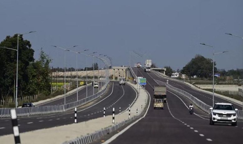 Photo of अयोध्या जाने वाले सावधान, आज से नौ अगस्त तक भारी वाहनों का प्रवेश हुआ बंद