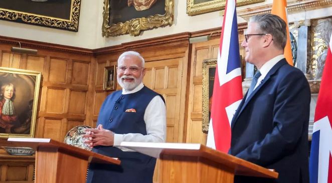 Photo of हिंदी ट्रांसलेट करने में जब अनुवादक को हुई दिक्कत, तो पीएम मोदी ने कैसे माहौल किया कूल