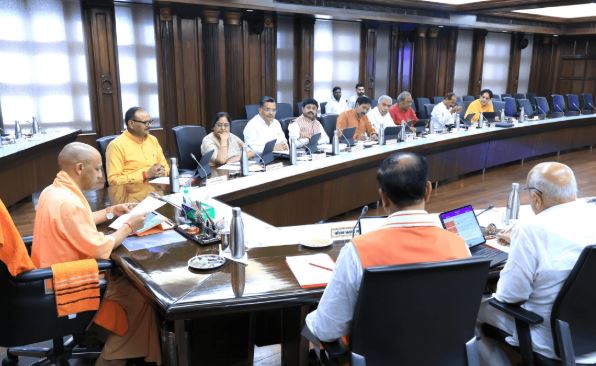 Photo of यूपी सरकार के बड़े फैसले: युवाओं को मिलेगा टैबलेट, महिलाओं को प्रॉपर्टी पर छूट