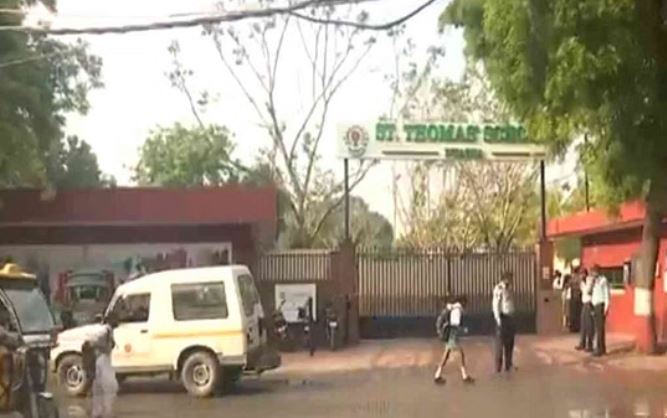 Photo of दिल्ली में पांच स्कूल को बम से उड़ाने की धमकी