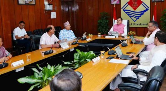 Photo of जरूरत पड़ी तो हेलिकॉप्टर से पहुंचाई जाएंगी पोलिंग पार्टियां, मानसून के कारण कई जगह सड़कें बंद