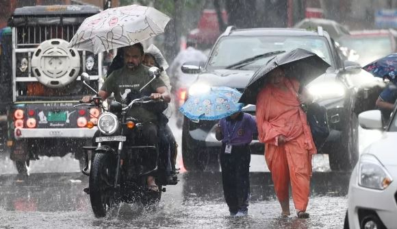 Photo of हिमाचल प्रदेश में बारिश का रेड अलर्ट, यूपी समेत 6 राज्यों में होगी झमाझम बारिश