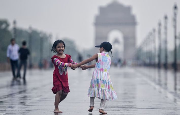 Photo of दिल्ली-एनसीआर में मानसून ने पकड़ी रफ्तार, रात भर से चल रही रुक-रुक कर बारिश