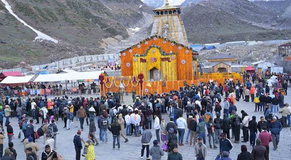 Photo of चुनौतियों के आगे नहीं थमे आस्था के कदम, अब तक 41 लाख से तीर्थयात्री कर चुके चारधामों में दर्शन