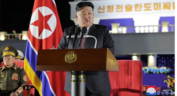 Photo of अमेरिका और दक्षिण कोरिया के सैन्य अभ्यास से घबराए किम जोंग, परमाणु क्षमता के विस्तार की दी धमकी