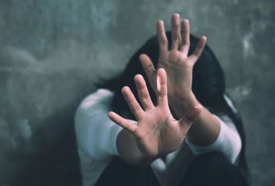 Photo of मैनपुरी में छात्रा से दरिंदगी की कोशिश, खेत में खींचकर ले जा रहे थे 4 युवक