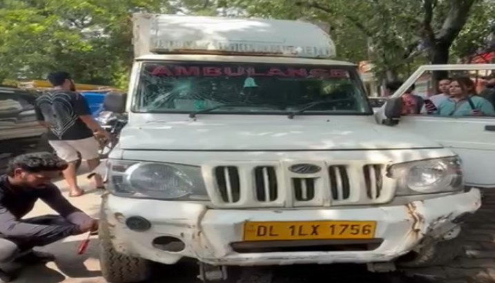 Photo of सुप्रीम कोर्ट के आदेश के खिलाफ सड़कों पर उतरे लोग, लावारिस कुत्ते पकड़ने का विरोध