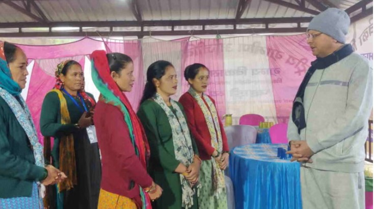 Photo of भराड़ीसैंण में मॉर्निंग वॉक पर निकले मुख्यमंत्री, आजीविका मिशन समूह की महिलाओं से मिले, लिया फीडबैक