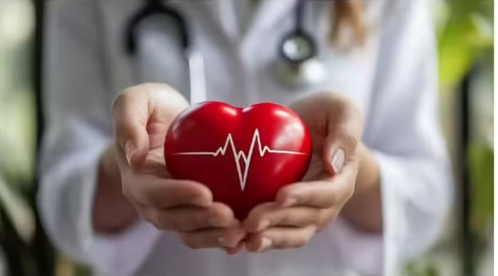 Photo of हार्ट अटैक का खतरा कम करने के लिए आज से ही शुरू कर दें ये 3 काम