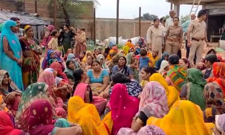 Photo of निर्माणाधीन मकान में मिला युवक का खून से लथपथ शव, परिजनों ने लगाया हत्या का आरोप…