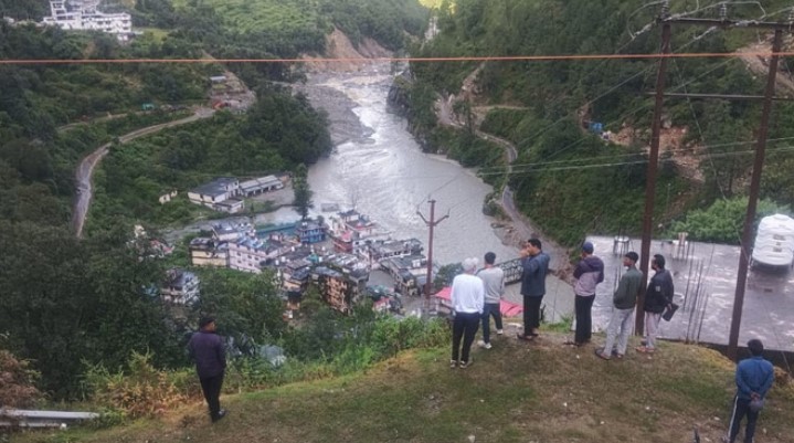 Photo of उत्तरकाशी: फिर मलबा-बोल्डर आने से रुका यमुना नदी का प्रवाह, बनने लगी झील