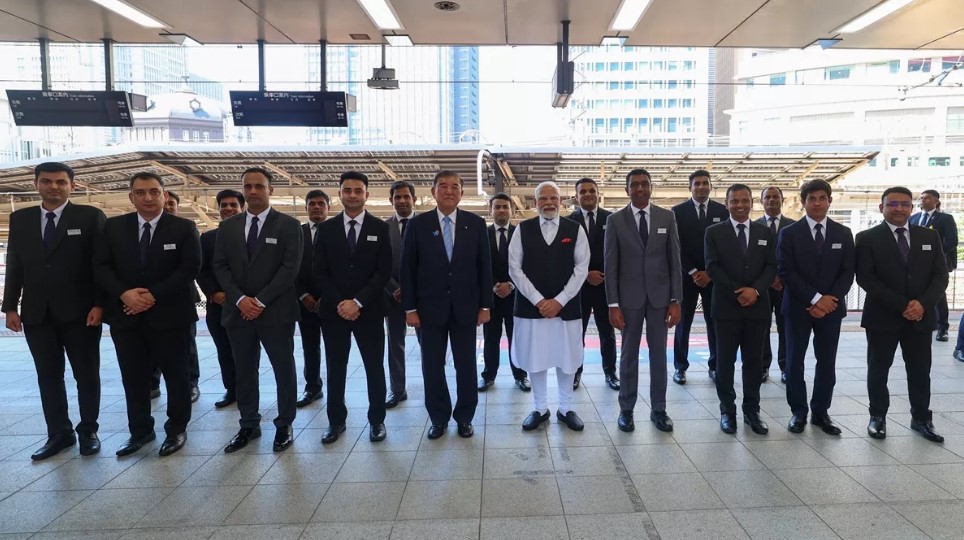 Photo of पीएम मोदी जापान के 16 प्रांतों के गवर्नर से मिले, सहयोग बढ़ाने की अपील की