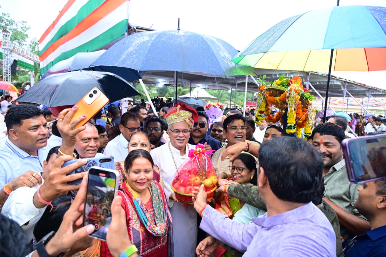 Photo of भूपेश बघेल ने भव्य तीजा-पोरा महोत्सव का किया आयोजन