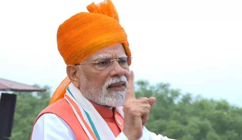 Photo of लाल किले से पीएम मोदी ने की RSS की जमकर तारीफ