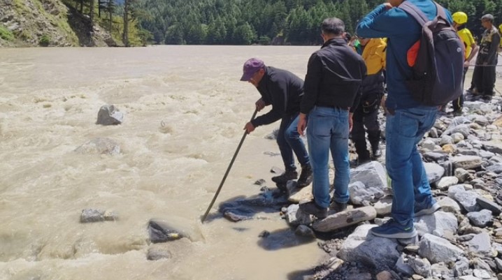 Photo of खीर गंगा में आई तबाही के सात दिन बीतने के बाद भी चुनौती बरकरार