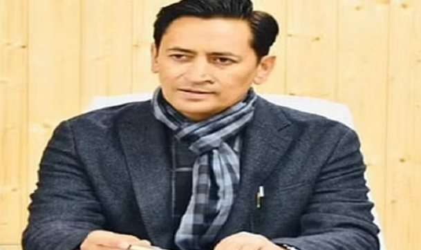 Photo of जेल पहुंचे कुमाऊं आयुक्त दीपक रावत, ये है वजह?