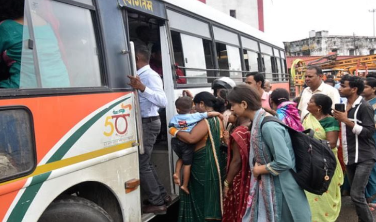 Photo of रक्षाबंधन: रोडवेज बस में पहले दिन एक लाख से अधिक लोगों ने की मुफ्त यात्रा