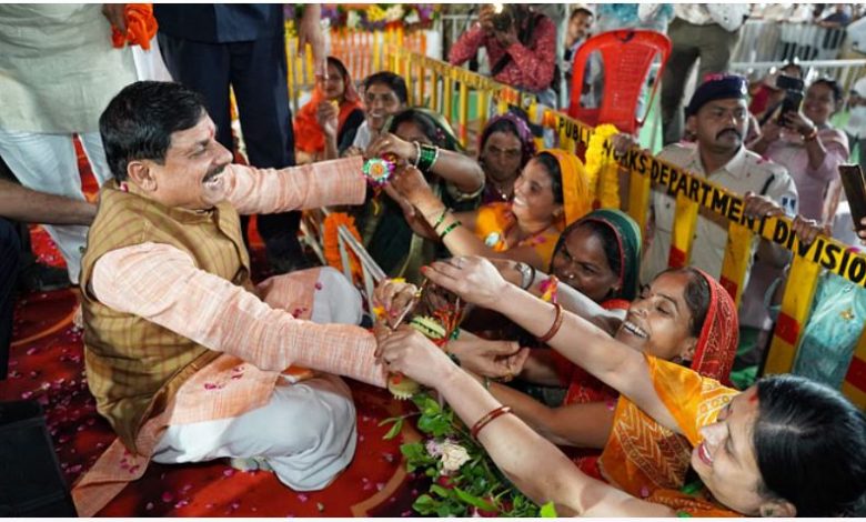 Photo of महिलाओं ने बांधी राखी, सीएम डॉ. मोहन यादव बोले- बहनों के आशीर्वाद से बना मुख्यमंत्री