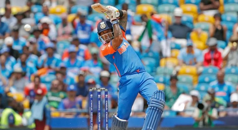 Photo of एशिया कप से पहले पाकिस्‍तानी क्रिकेटर ने सूर्यकुमार यादव पर साधा निशाना