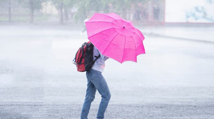 Photo of यूपी:  पूर्वी और पश्चिमी इलाकों में कल से भारी बारिश की चेतावनी