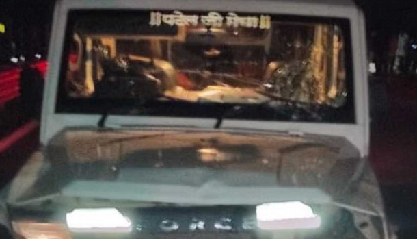 Photo of बीच सड़क पलटा ‘तूफान’: धमतरी सड़क हादसे में एक की मौत, आठ लोग हुए घायल