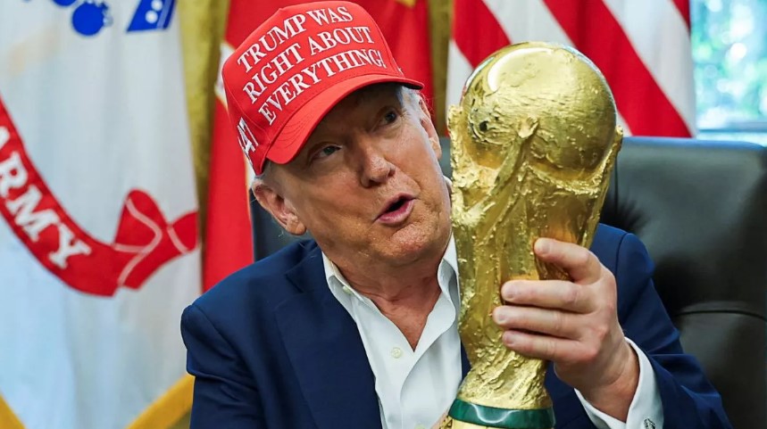 Photo of फीफा विश्व कप ट्रॉफी पर आया ट्रंप का दिल; खास अपील पर इंफेंटिनो ने दिया ये जवाब