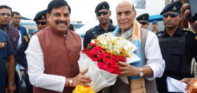 Photo of रेल कोच इकाई का रक्षामंत्री करेंगे भूमिपूजन, सीएम यादव ने राजनाथ सिंह का भोपाल पहुंचने पर स्वागत किया