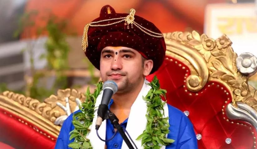 Photo of धीरेंद्र शास्त्री को महिला तस्कर कहने वाले प्रोफेसर की बढ़ी मुश्किलें, केस दर्ज