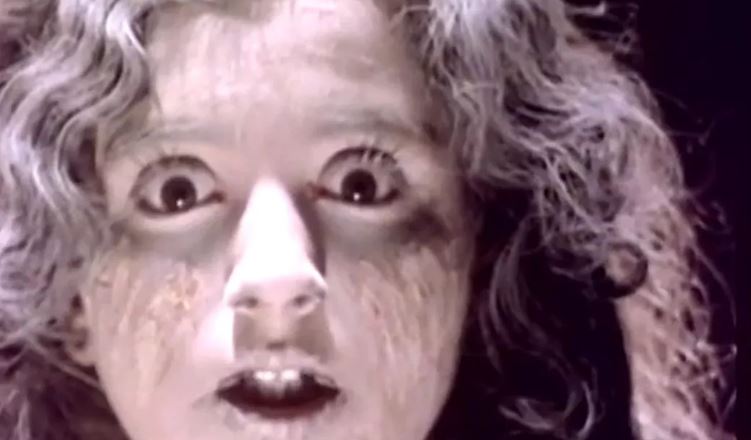 Photo of Reena Roy की हॉरर थ्रिलर को देखकर थिएटर्स में कांप गए थे दर्शक