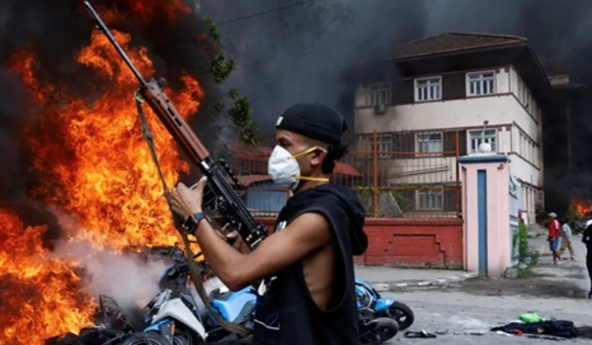 Photo of नेपाल में आर्मी ने संभाली कमान, एअर इंडिया-इंडिगो की फ्लाइट रद