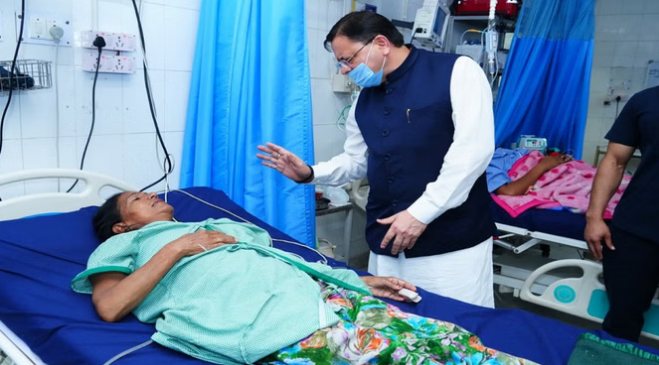 Photo of उत्तराखंड: सीएम धामी ने किया दून मेडिकल कॉलेज का निरीक्षण