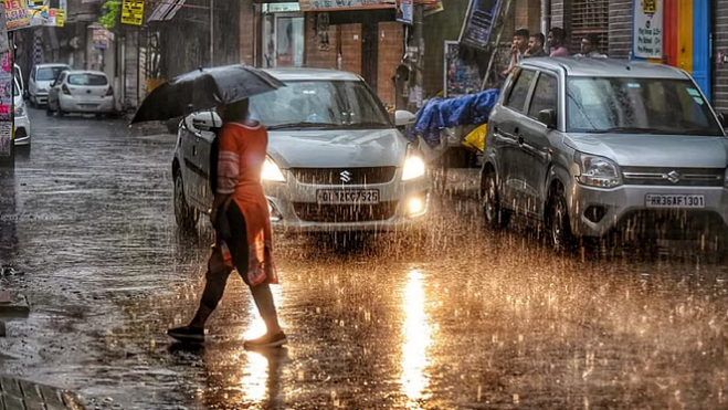 Photo of छत्तीसगढ़ में गरज-चमक और तेज हवाओं के साथ झमाझम बारिश, अलर्ट जारी