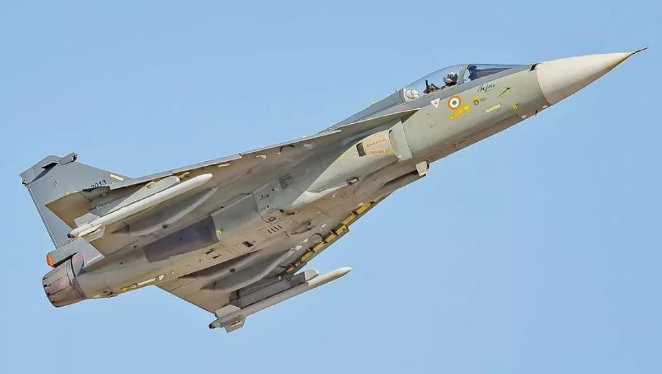 Photo of IAF को मिलेंगे 97 तेजस विमान, सबसे बड़ी डील के बाद होगी पाकिस्तान की हालत खराब