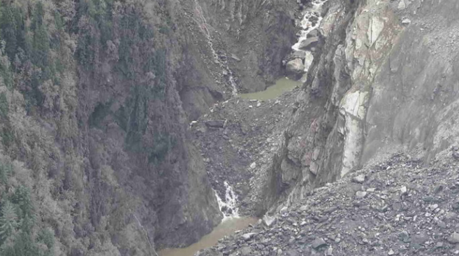 Photo of उत्तरकाशी: तेलगाड के मुहाने के पास भूस्खलन से बनीं दो झीलें, सेना के ड्रोन से हुआ खुलासा