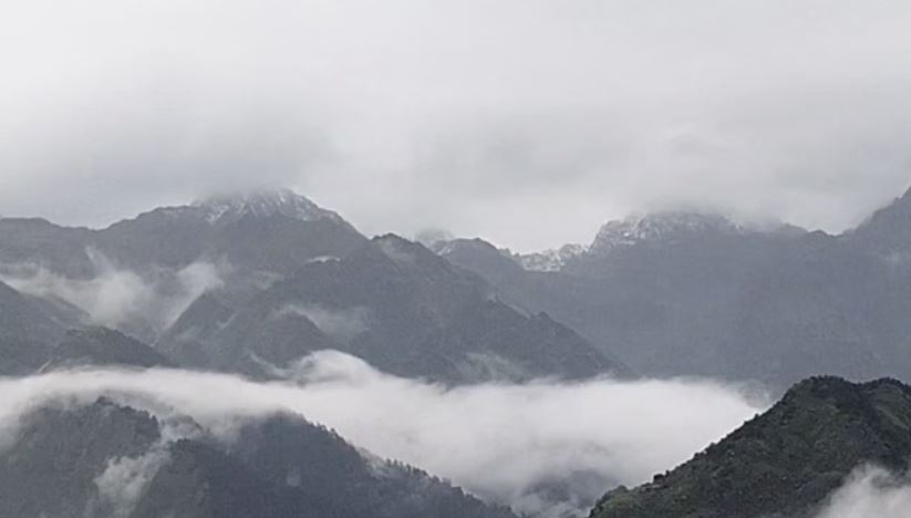 Photo of देहरादून और उत्तरकाशी में बारिश का रेड अलर्ट, ऊंची चोटियों पर बर्फबारी