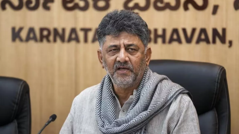 Photo of खराब सड़क पर उठे सवाल तो क्यों भड़क गए डीके शिवकुमार