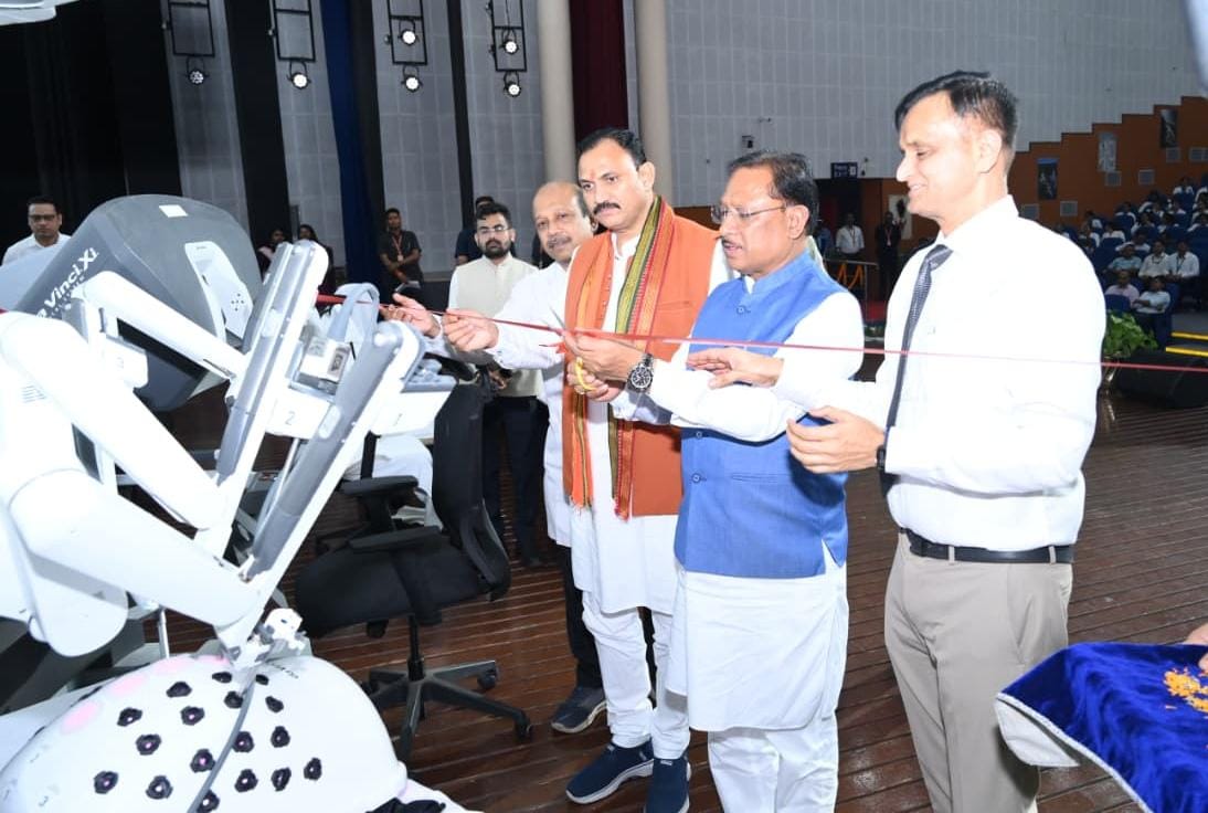 Photo of साय ने एम्स में रोबोटिक सर्जिकल सिस्टम ‘देव हस्त’ का किया शुभारंभ