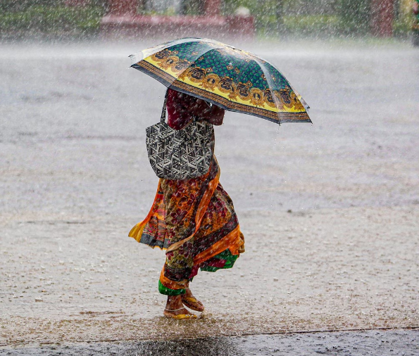 Photo of छत्तीसगढ़: फिर लौटा मानसून, 30 सितंबर से तेज बारिश के आसार, कई जिलों में येलो अलर्ट