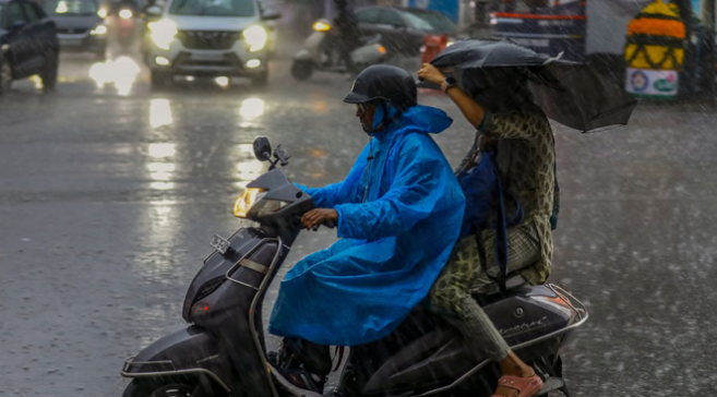 Photo of यूपी: धूप और उमस ने किया परेशान, आज इन जिलों में हो सकती है बारिश