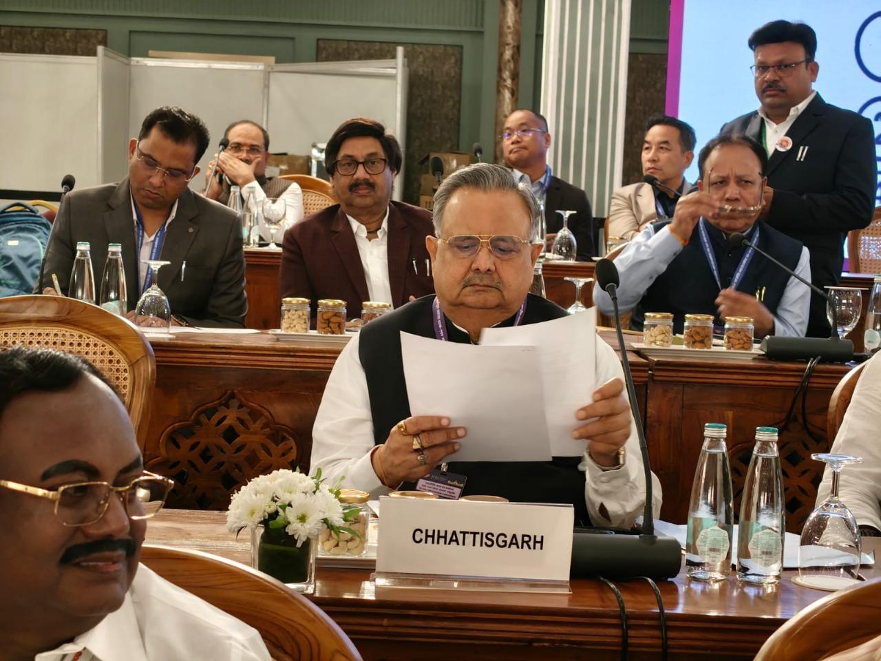 Photo of संवाद लोकतंत्र की आत्मा, जन विश्वास की नींव- रमन