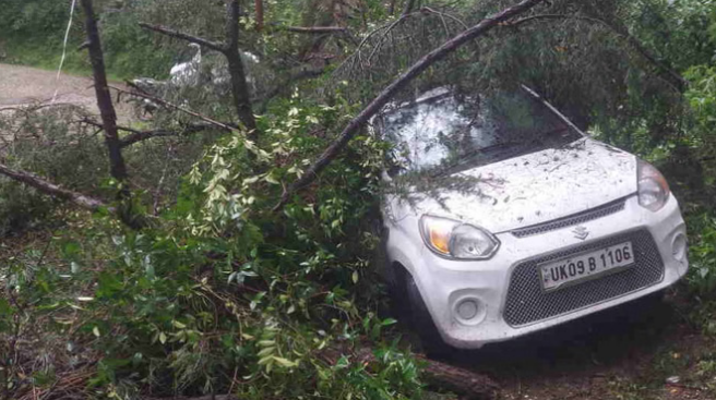 Photo of उत्तरकाशी: 10वें दिन भी नहीं खुला यमुनोत्री हाईवे, बिजली गुल