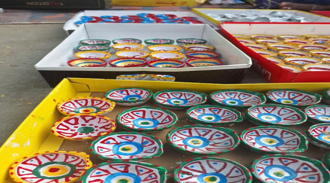 Photo of प्रगति वन महिला स्वयं सहायता समूह ने बनाए 7000 रंग-बिरंगे दिए