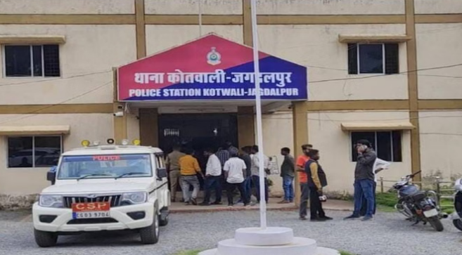 Photo of दीपावली पर बस्तर पुलिस की ताबड़तोड़ कार्रवाई: 155 जुआरी गिरफ्तार