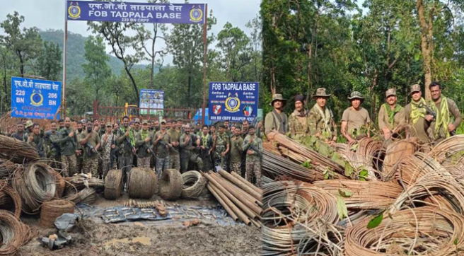 Photo of लाल आतंक पर बड़ी चोट: 51 जिंदा BGL… 40 लोहे की प्लेट्स जब्त