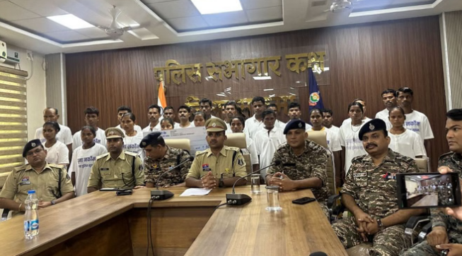 Photo of नक्सलियों का आत्मसमर्पण: सुकमा में पुलिस की पहल का असर