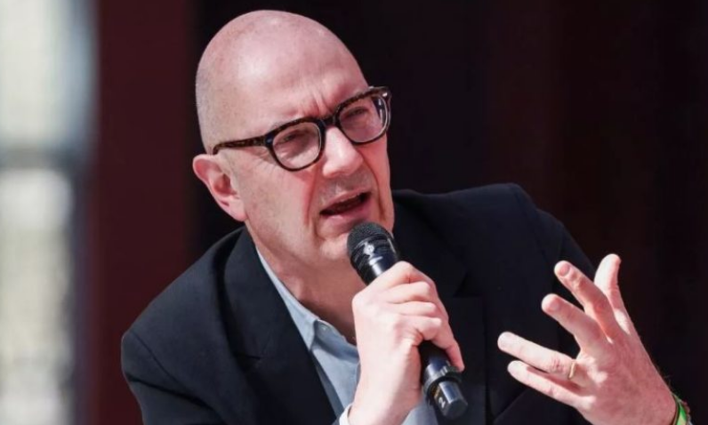 Photo of मैक्रों के सहयोगी रोलैंड लेस्क्योर फ्रांस के नए वित्त मंत्री नियुक्त