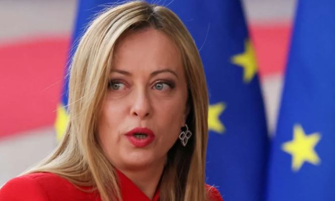 Photo of क्यों स्मोकिंग नहीं छोड़ पा रहीं इटली की पीएम मेलोनी?