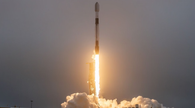 Photo of स्पेसएक्स ने 40 माले की इमारत के बराबर रॉकेट का सफल परीक्षण किया