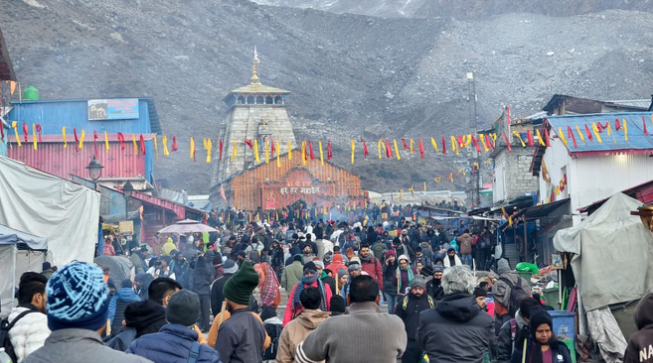 Photo of शीतकाल के लिए बंद हुए केदारनाथ मंदिर के कपाट: सीएम धामी भी पहुंचे